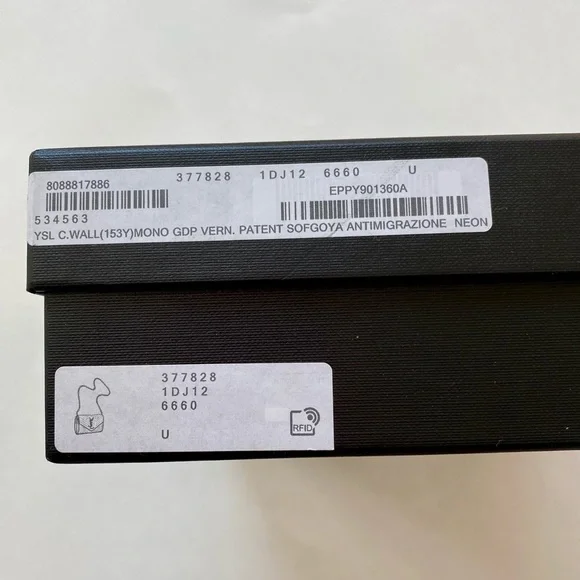 Yves Saint Laurent Wallet on Chain - Picture 9 of 11